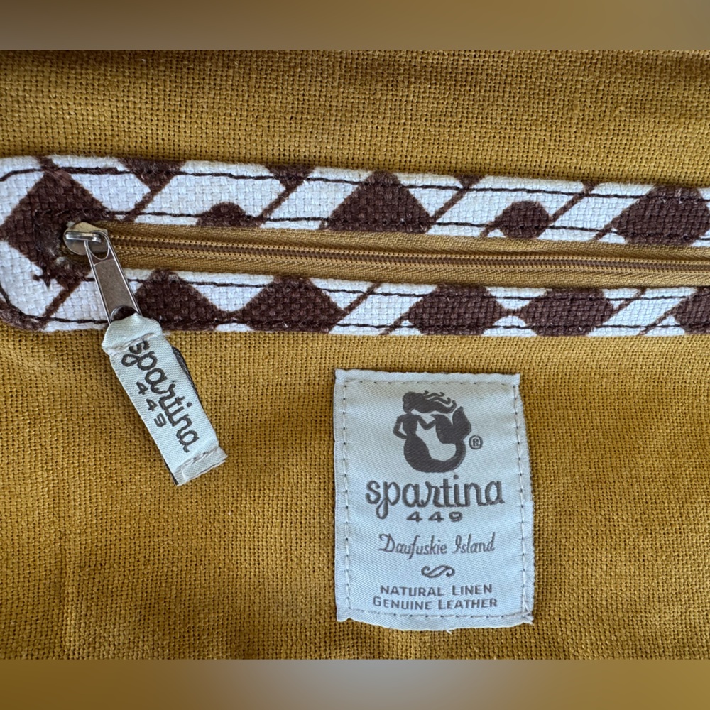 Spartina 449 Madison Zipper Hipster
Crossbody Bag - Picture 3 of 14